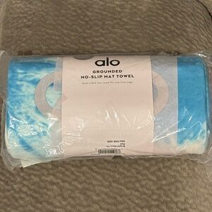 Alo Blue Tie-Dye Yoga Mat Towel